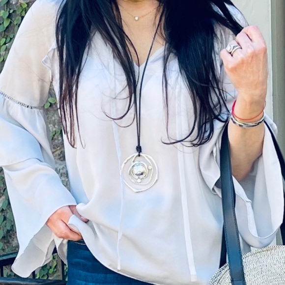 ShopEvelynne Jewelry - ✨PARIS✨LEATHER CHAIN GORGEOUS CIRCLE NECKLACE